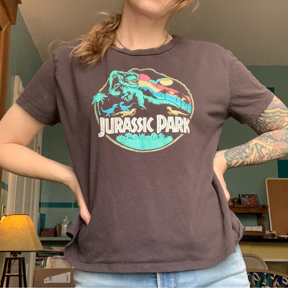 Jurassic Park Graphic T-Shirt 2 XL Crop  Top or Fits like Medium Boxy Shirt